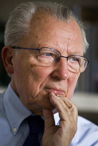 DELORS: "EL EURO NACIÓ CONDENADO AL FRACASO"