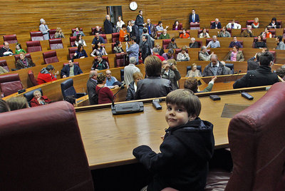 LOS CIUDADANOS LLENAN LAS CORTES VALENCIANAS