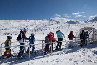Sierra Nevada salva uno de los peores puentes de la Constitución para el turismo