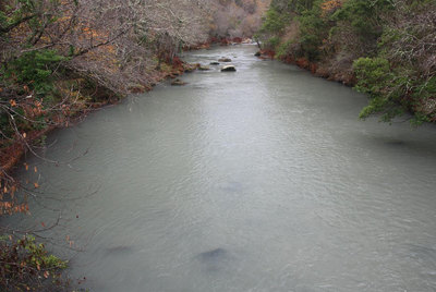 El Seprona toma muestras de las aguas grises del río Eume