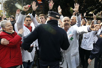 LOS FARMACÉUTICOS CIERRAN TRES DÍAS