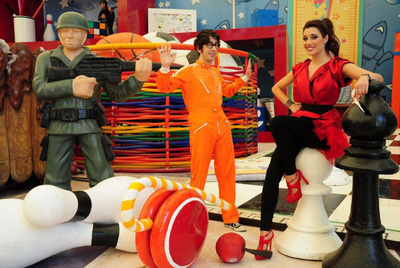 Flipy y Pilar Rubio, presentadores del programa  XXS. 