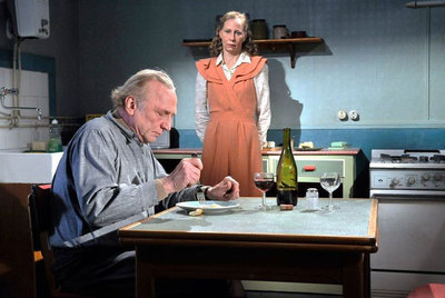 André Wilms y Kati Outinen, en  El Havre. 