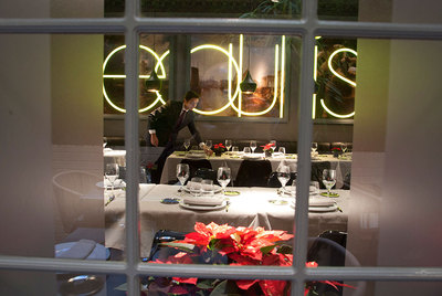 Comedor del restaurante Edulis en Madrid (diseño interior de Javier Pontón y Lab-Matic).