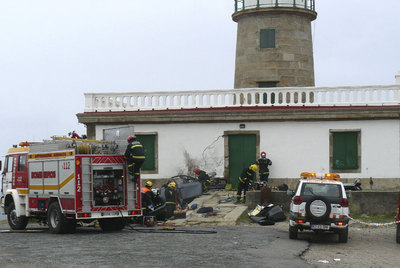 Muere al empotrar su coche contra el faro de Corrubedo
