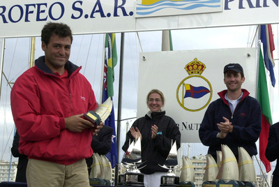 La infanta Cristina aplaude a  Pepote  Ballester en 2000.