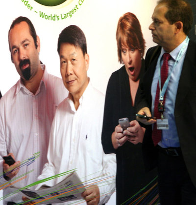 La vida real y la virtual se diluyen con los móviles inteligentes.