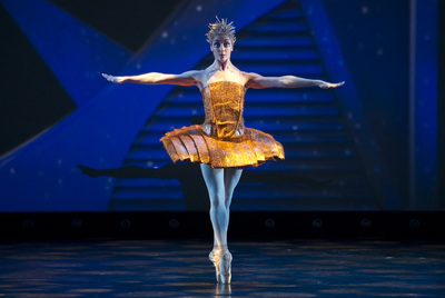 Sophie Cassegrain durante la representación de  Coppélia  del ballet Víctor Ullate.