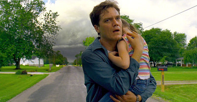 Michael Shannon, en un fotograma de la película de catástrofes  Take Shelter,  dirigida por Jeff Nichols.