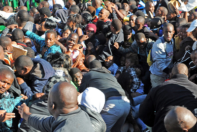 Dramática estampida en una universidad en Sudáfrica