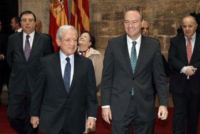 Alberto Fabra, ayer, con el presidente del Tribunal Constitucional, Pascual Sala.