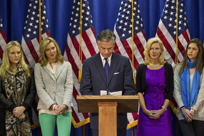 John Huntsman anuncia su renuncia a la candidatura en Myrtle Beach (Carolina del Sur).