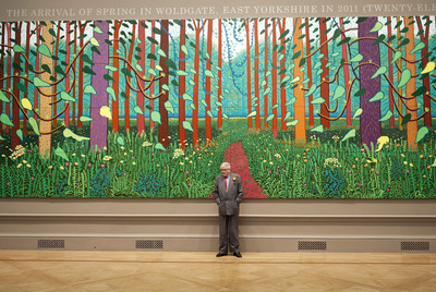 David Hockney, en la Royal Academy ante su obra  Llegada de la primavera a Woldgate, East Yorkshire en 2011 (veinte once). 