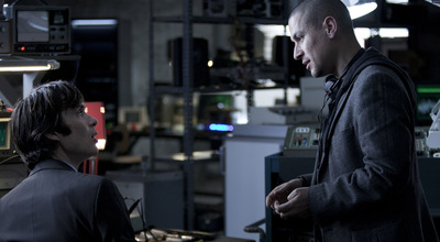 Cillian Murphy (a la izquierda) recibe instrucciones de Rodrigo Cortés en el rodaje de  Red lights. 