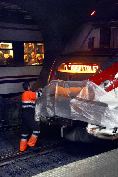 25 heridos en un choque de trenes en el Clot
