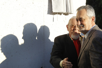 UNA PROTESTA INTERRUMPE UN ACTO DE GRIÑÁN