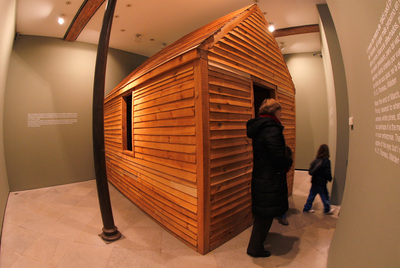 Un aspecto de la exposición  Cabañas para pensar , que puede verse en el Centro José Guerrero de Granada.