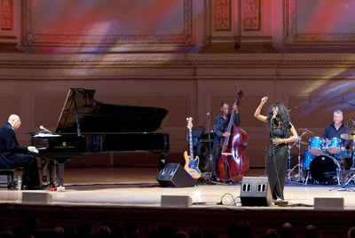 Chucho Valdés, al piano, y Concha Buika, el sábado por la noche en el Carnegie Hall.