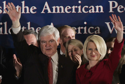 El aspirante a la candidatura republicana a la presidencia de EE UU, Newt Gingrich, ayer tras asistir a misa en la Basílica de la Inmaculada Concepción en Washington.