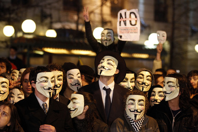 Protesta de integrantes de Anonymous ante el Ministerio de Cultura por la  ley Sinde  el pasado 13 de febrero.