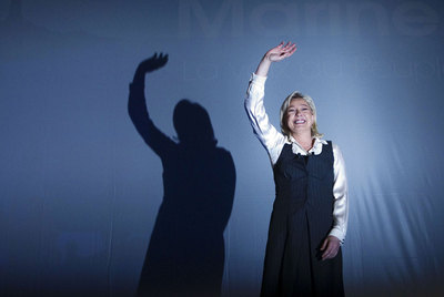 La líder del Frente Nacional, Marine Le Pen, en un mitin político en la ciudad francesa de Saint-Denis, el pasado  enero.