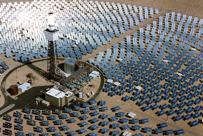 Una central termosolar en el desierto de Mojave, en California.