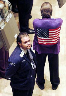 Wall Street cierra con leves pérdidas tras las bajadas históricas de ayer