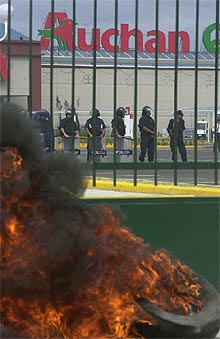 El Gobierno argentino incluye una rebaja del 18% del gasto público en los presupuestos de 2002