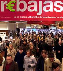 Comienzan las primeras rebajas en euros en 12 comunidades autónomas