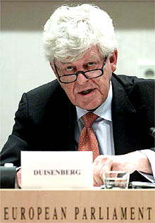 Duisenberg anuncia que abandonará la presidencia del BCE en el año 2003