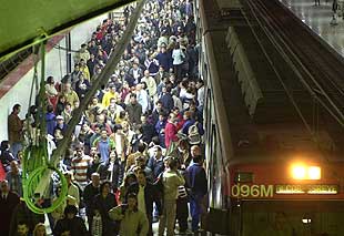 Gallardón impone un arbitraje para acabar con la huelga del transporte en Madrid