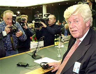 El BCE mantiene los tipos pero insinúa una rebaja para diciembre