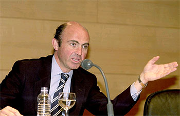 El secretario de Estado de Economía, Luis de Guindos, comenta los datos de la EPA.