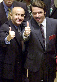 Richard Grasso, junto a José María Aznar, en Wall Street en noviembre de 2001.