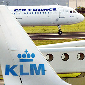 Aviones de Air France y KLM en el aeropuerto holandés de Schipol.