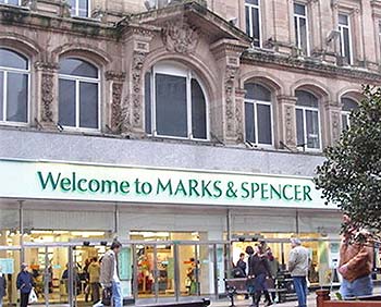 Fachada de un establecimiento de Marks & Spencer en Liverpool (Reino Unido)