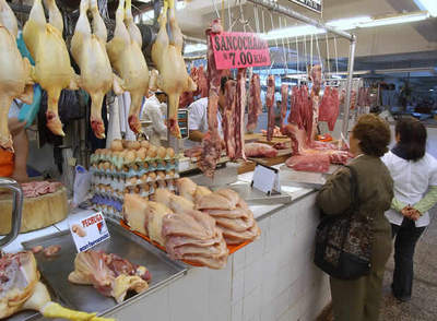 El pollo, por las nubes