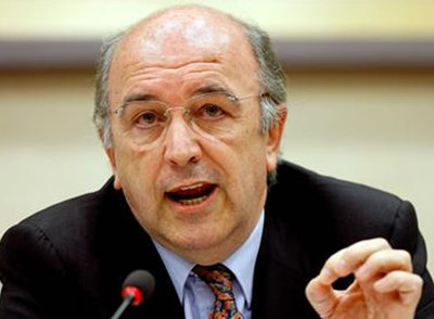 Almunia muestra su "preocupación creciente" ante la escalada del euro