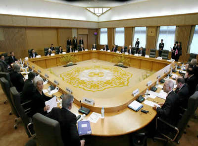 El G-7 solicita a los exportadores de petróleo que aumenten su producción