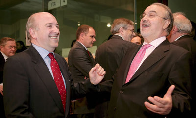 Pedro Solbes: "El paro ha subido, es verdad. Pero el empleo ha subido más"