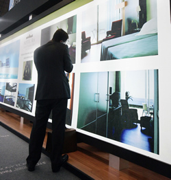 El SIMA abre sus puertas bajo la amenaza de tormenta