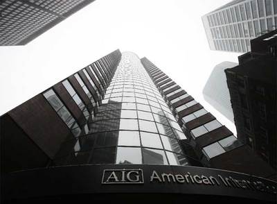 EE UU incrementa la ayuda a AIG al tiempo que la aseguradora anuncia pérdidas récord