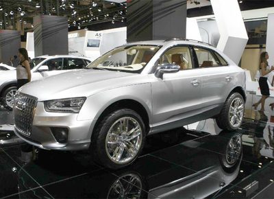 El todoterreno más pequeño de Audi en el expositor del fabricante alemán en el Salón del Automóvil de Barcelona.