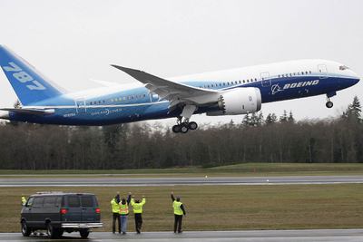 El 'Dreamliner' de Boeing levanta el vuelo