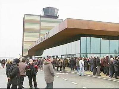 Vueling realiza el primer vuelo comercial desde Lleida-Alguaire