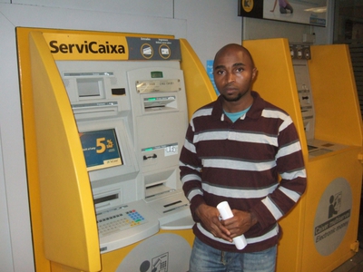 Las remesas enviadas por inmigrantes repuntan en el último trimestre de 2009