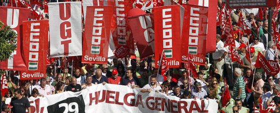 30.000 personas han participado en la manifestación convocada en Sevilla contra la reforma laboral.