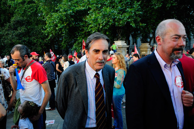 El nuevo ministro de Trabajo, Valeriano Gómez, el día de la Huelga General en la manifestación en Cibeles (Foto:  Juan Luis Jaén madridiario.es  )