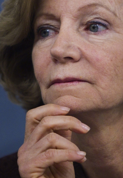 La vicepresidenta segunda y ministra de Economía, Elena Salgado, en la rueda de prensa posterior al Consejo de Ministros.