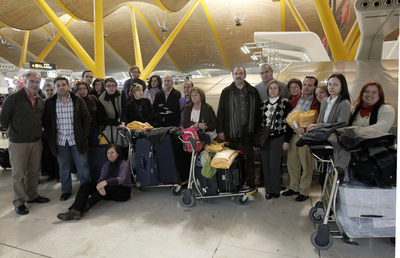 El coro Mansil Nahar, en la T4 de Barajas.